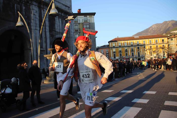 Uzturreko gurutzea lapurtu z 107 1577813970351