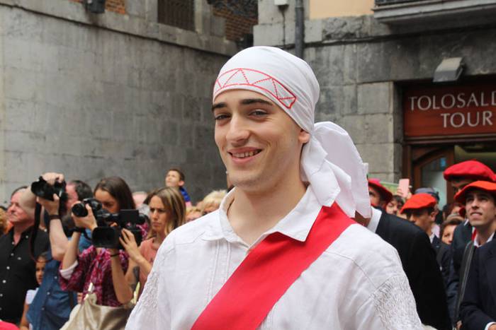 Santuek eta dantzariek poztu 46 1498312429342