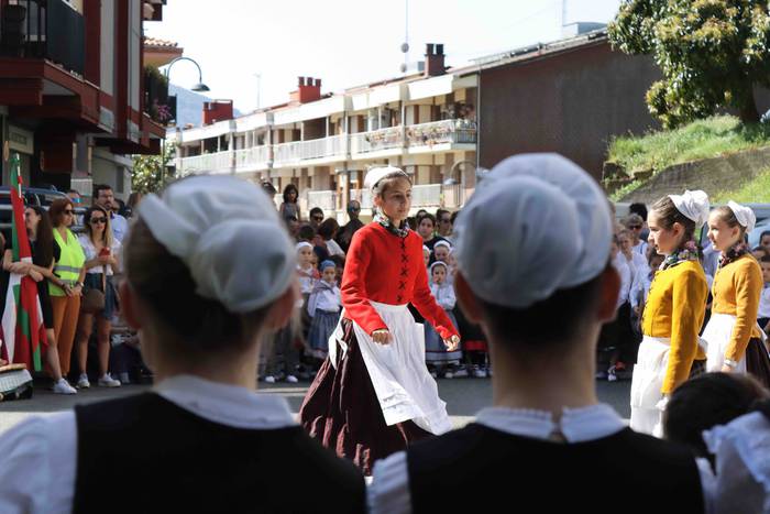 Dantzari eguna ari dira ospa 35 1652614052467