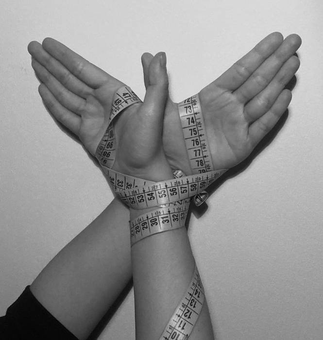 Mito eta prespektiba faltsuetan nabigatzen duen gizartea