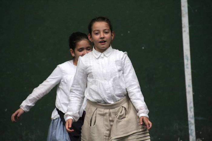 Bukalaik dantzari txikiz bet 13 1525522013863