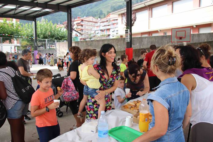 Jolasean igaro dute arratsal 79 1567097367635