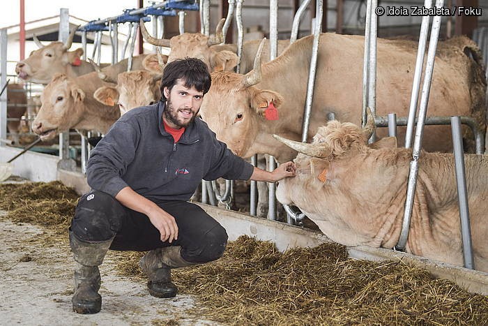 “Animaliekin lanean ari garenok ia terroristen pare jartzen gaituzte”