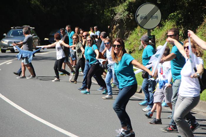 Eskuak batuta, desio bakarre 49 1528640829140