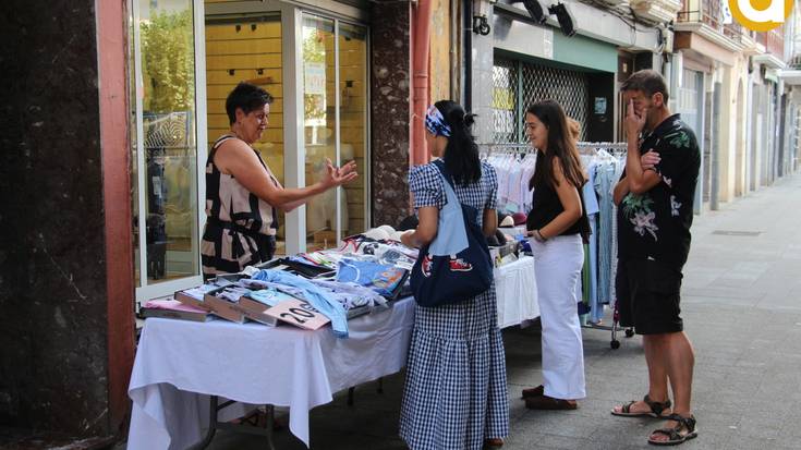 Eskaintza saltoki atarian