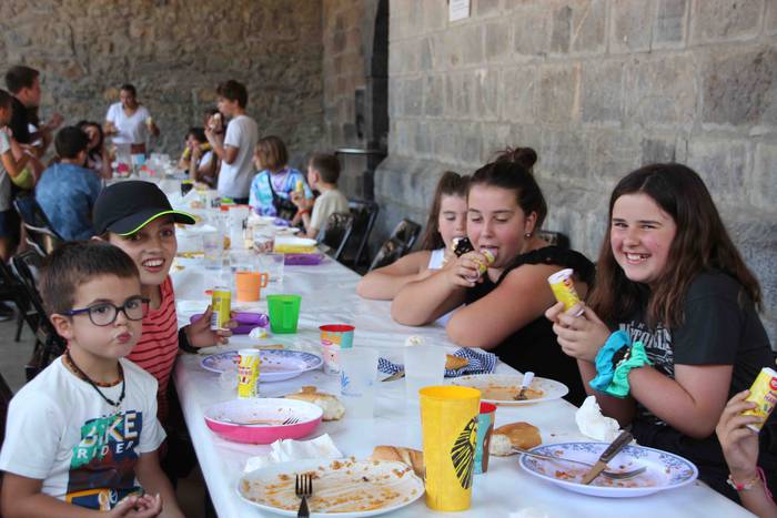 Uzta giro, irura bizi elkart 12 1656772770128