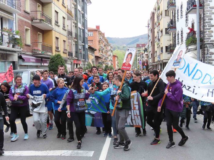 korrika, furgonetatik, Aizto 51 1649421640024