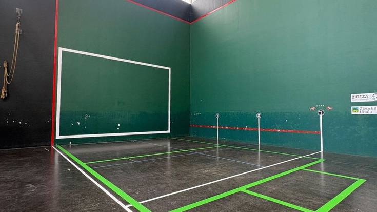 Frontball kantxa berria Intxaur pilotalekuan