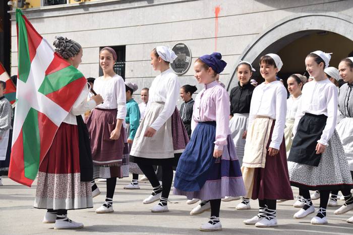 Ibarrako Dantzari Txiki Egun 20 1528547653123