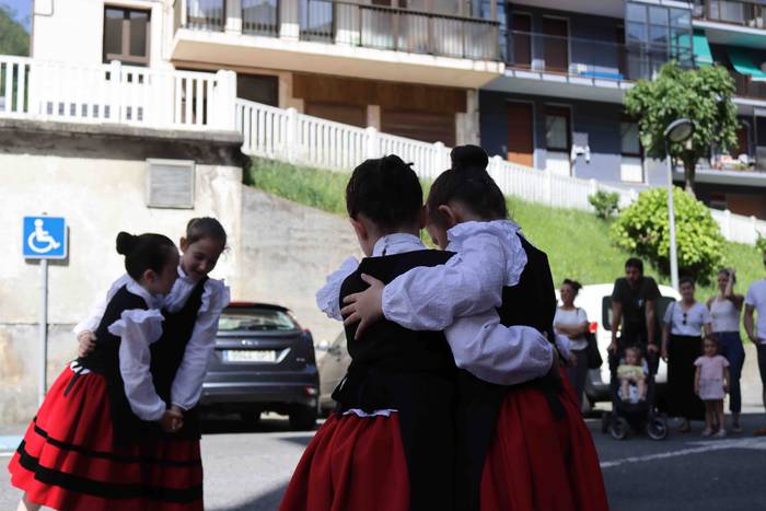 Dantzari eguna ari dira ospa 12 1652614043400