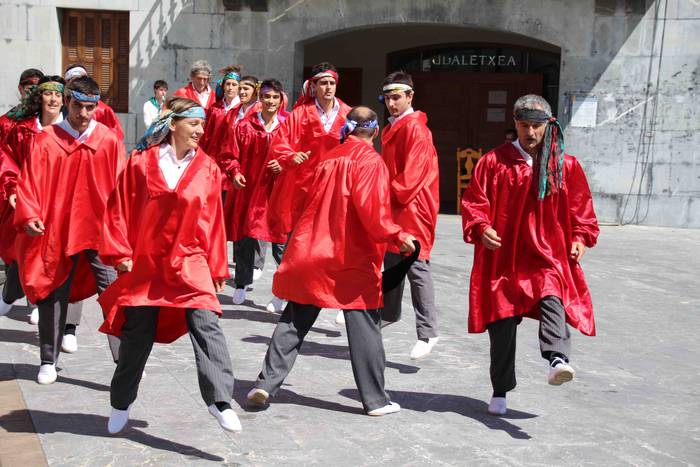 Axeri-dantza Aduna Jaiak 201 43 1534334441190