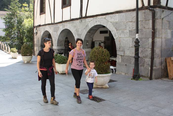 III. Mendiz Mendi Etxera 143 1506347543375