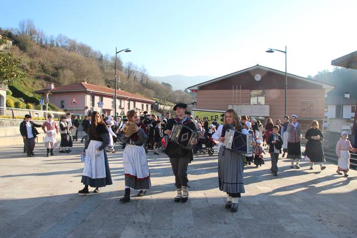 Gabon eskea eta olentzero 2015 104 1450964204393