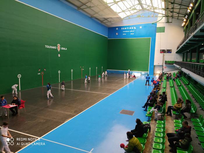 Gabonetako III. pilota topaketa