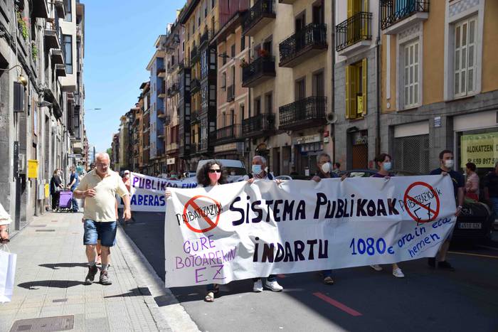 Zerbitzu publikoen aldeko mo 42 1593257995342