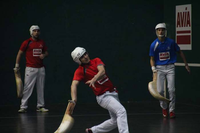 ZESTA PUNTA ELOLAREN OROIMEN 105 1512735847119