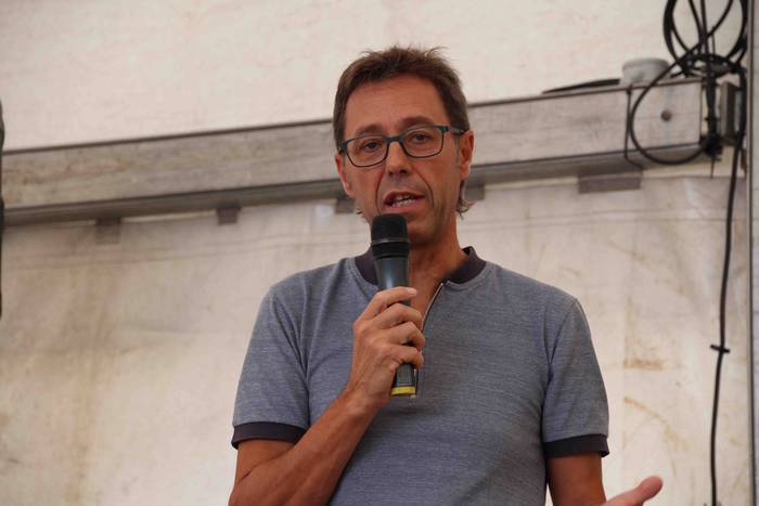 Hego haizeak airean eraman d 212 1539350652011