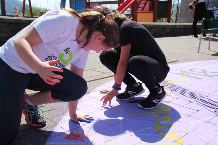 Eskuz esku morez margotu dut 19 1553963602768