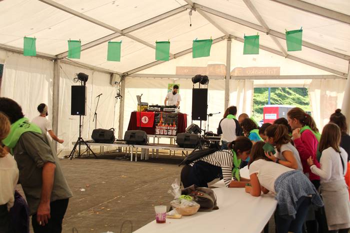 Azku Eguna bosgarrenez 23 1476544453089