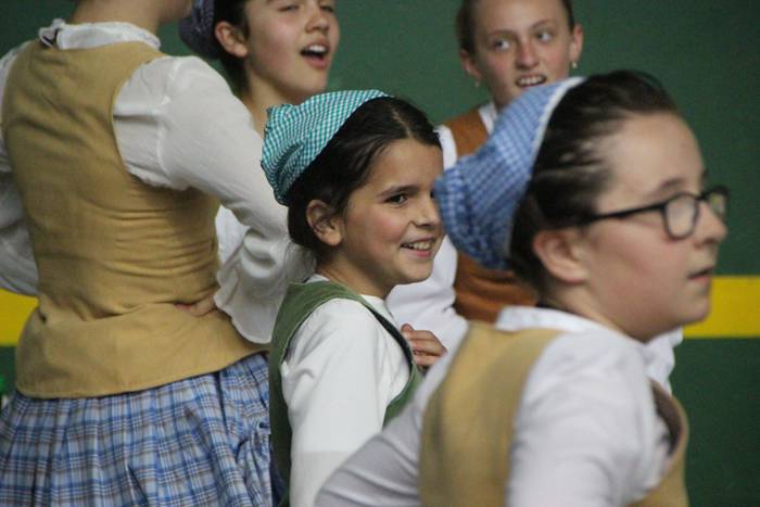 Txikienen oinak dantzan, fes 6 1527423275048