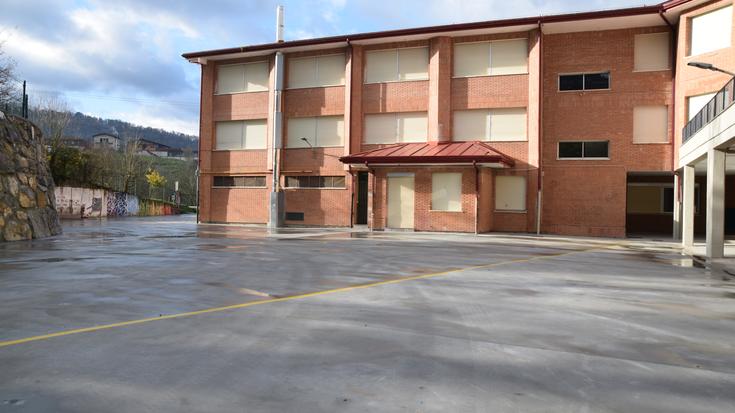 Ibarrako Udalak ikastolako patioan egindako txikizioak txarretsi ditu