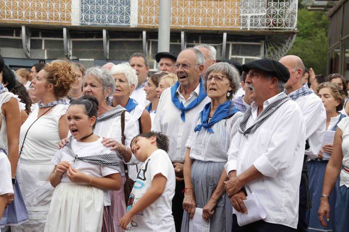 Jendetsua izaten ari da Erro 6 1659205822721