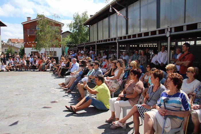 Emakumeak Adunako Axeri-dantzan, lehen aldiz - 65