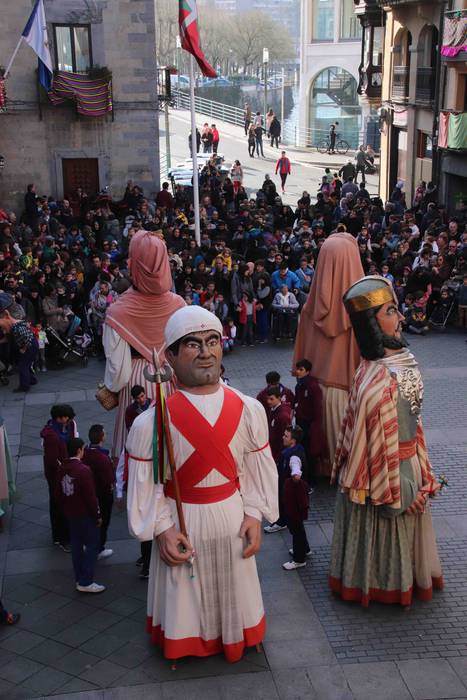 Erraldoi eta buruhandiak Zal 23 1582375948251