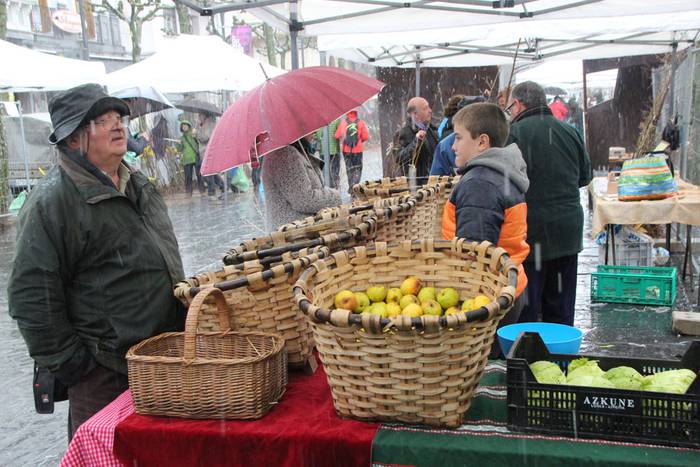 Zuhaitz Azoka Tolosan 2016 1 1456601465155