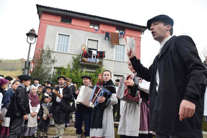 Ibarrako Uzturpe ikastolakoak gabon eskean 38 1545653480049