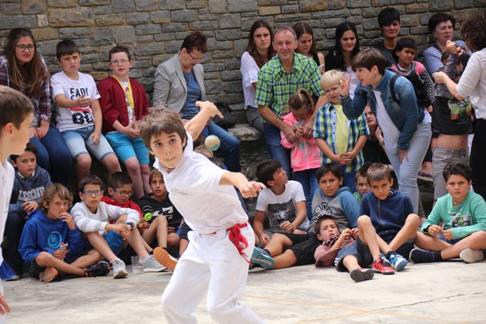 Tradizioa mantentzeko soka 128 1498747414761