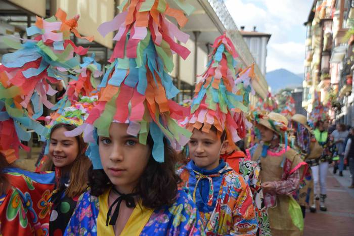 Dantzari txikiek Tolosako ka 5 1551531166310