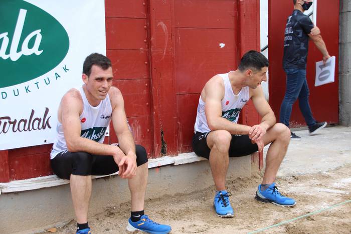 Izetatarrek jantzi dute txap 91 1624130544135