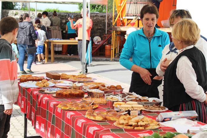 Azoka eguna Goiatzen 7 1474809987610