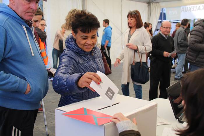 Aurpegi ezagunak bozka emate 17 1489931129450