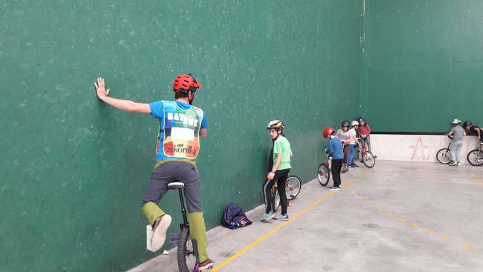 Iruran ere hasi dira Korrika 7 1490983339085