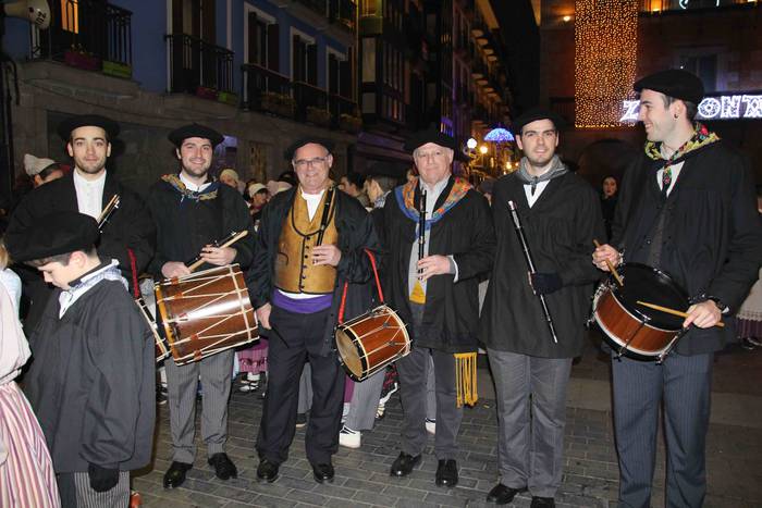 Errege magoen desfilea tolos 13 1546717632487