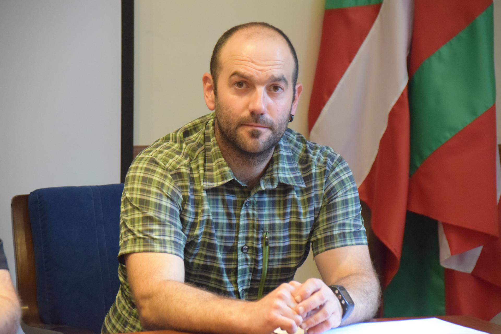 «Herri izaten jarraitu nahi dugu»
