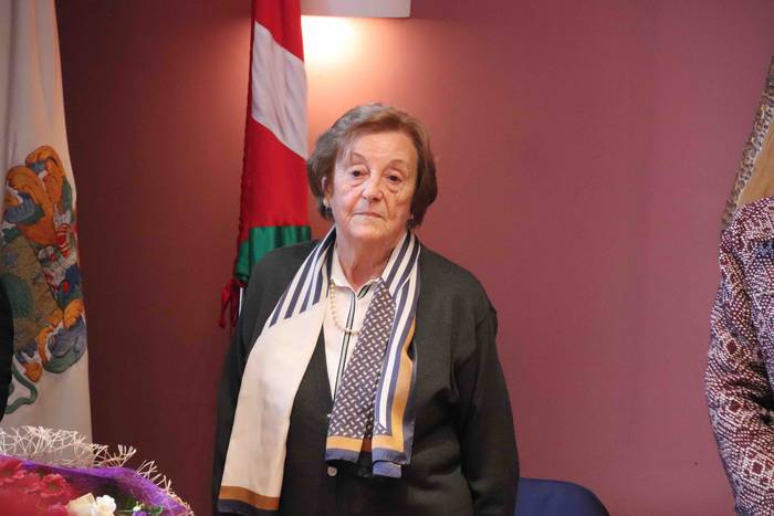 Lehen zinegotzi emakumeei om 10 1552136923468