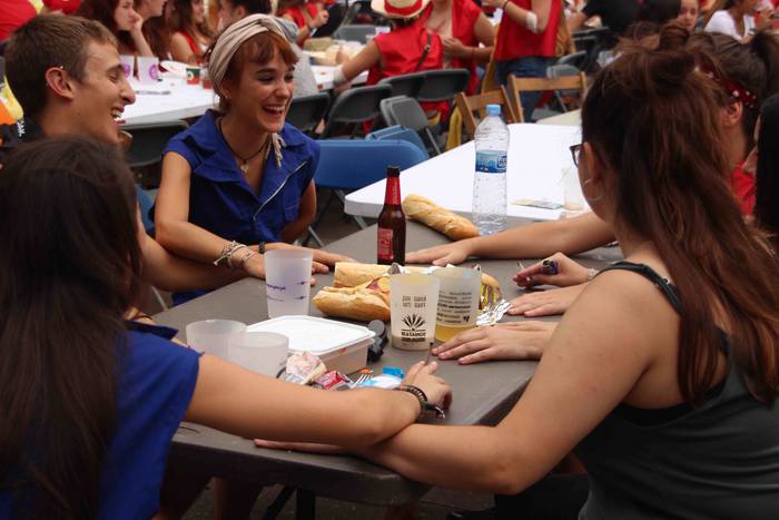 Norberak bere bazkaria, eta  18 1532630678158