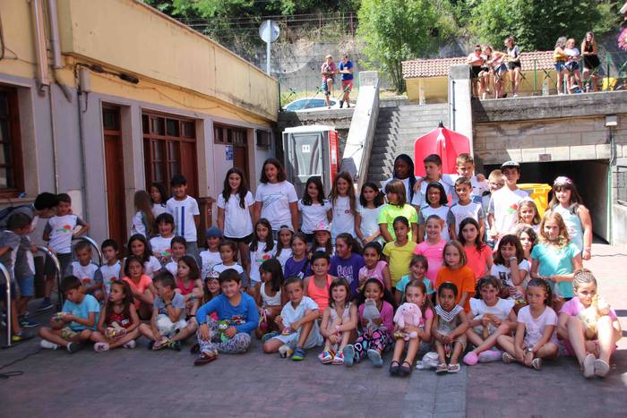 Tripa beteta, dantzan pasa d 75 1563205354885