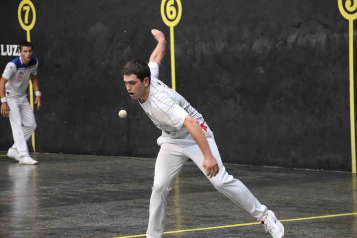 Zubizarretari jantzi dio txa 13 1568573489132