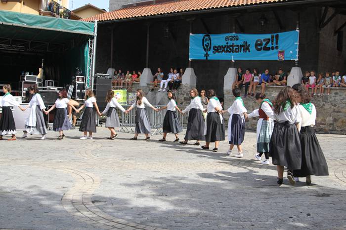 Gaztetxo, gazte eta bikoteen eguna 38 1474724191168