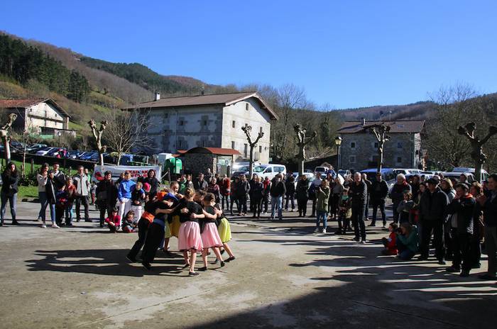 Elkartasunez jantzi da Gazte 25 1517148457692