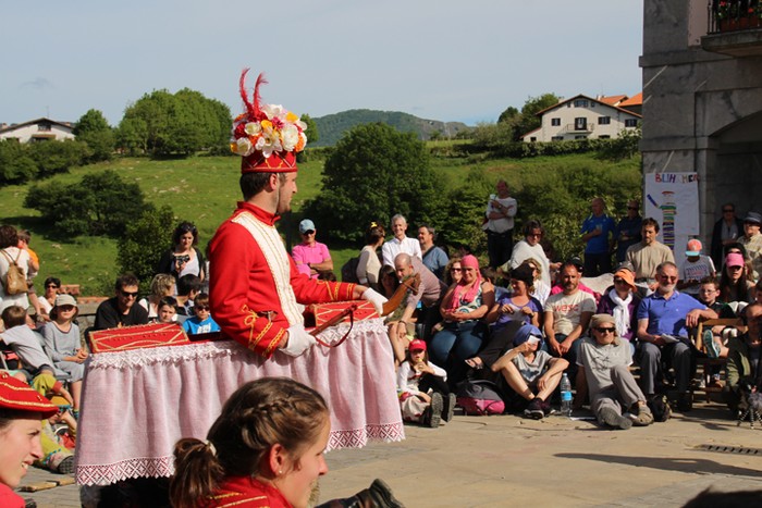 Dantza, kantua eta antzerkia, maskaradan - 77