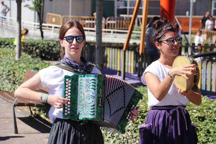 Euskal Jaia Ugaare auzoan 8 1559407117166