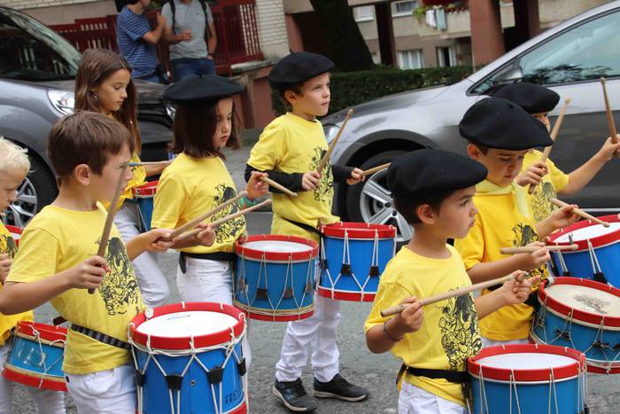 Danbor hotsek hartu dute Ama 40 1562504185957