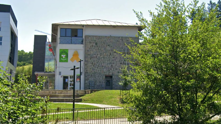 Kutxazaina itxita edukiko dute bi astez