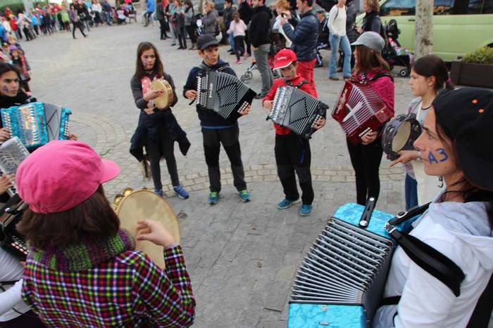 euskararen eguna 2015 irura 65 1449169424732