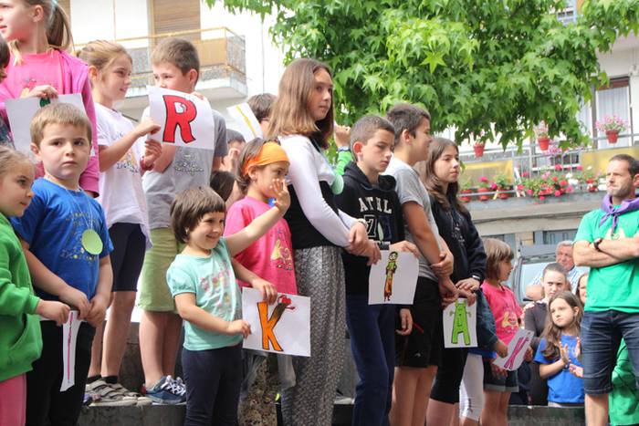 Ikaztegietako Eskola Txikiak Festa 16 1465744462686